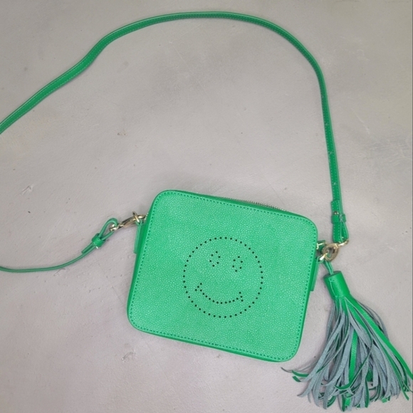 [NWOT] SMILEY FACE 😊 GREEN CAMERA BAG WITH TASSEL (from Korea)💚 - Picture 1 of 14
